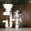 Kép 10/13 - 3M™ Aqua-Pure™ Víztisztító készülék 1 mikron ezüstözött aktívszén-blokk szűrővel és polifoszfát vízkőgátló adalékanyaggal, csap nélkül -hidegvízre direktbe kötéssel