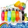 Kép 3/9 - H2O 650ml-es BPA mentes műanyag kulacs gyümölcs facsaróval narancs színben